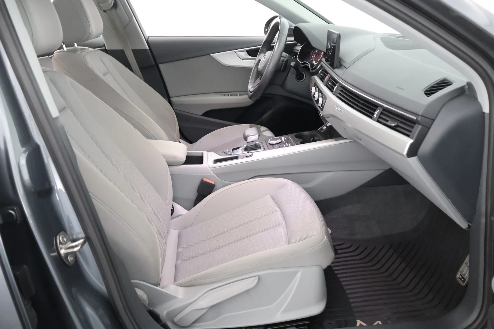 Car Image - 5Vj8qcoHf9HzhnQhavp2CI