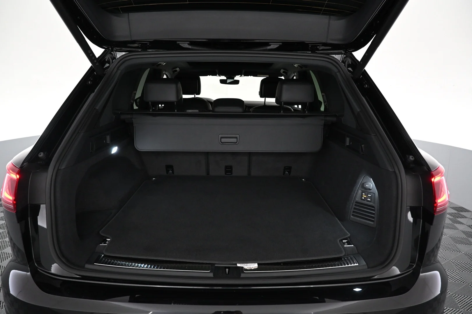 Car Image - 3cwf9xllwig3ahXUGKWHm7