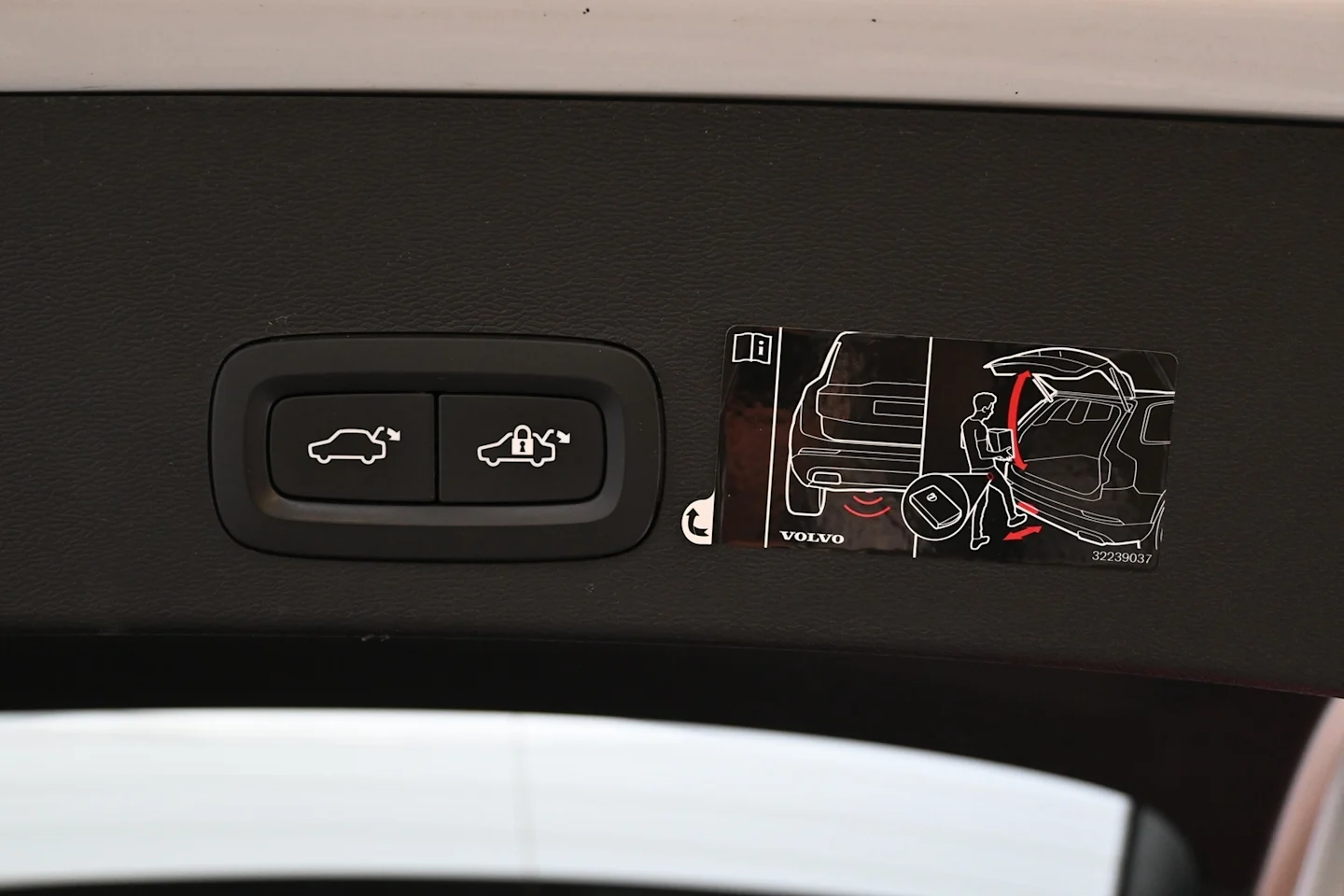 Car Image - 4QgMa7mBYUD057eaRfbrHe