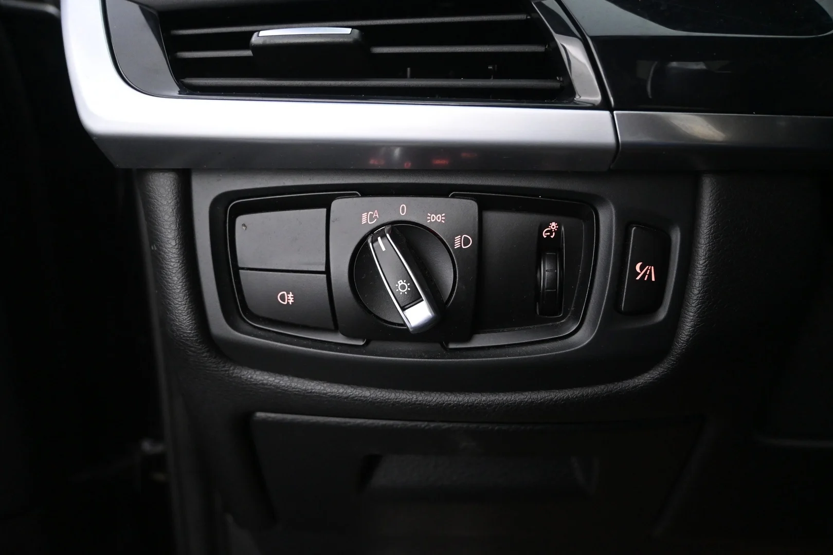 Car Image - ewMzndQmoKvT5w8WVXoIM