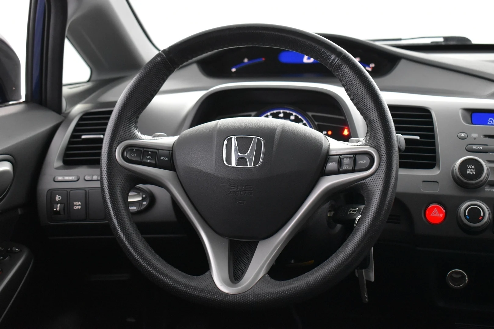 Car Image - JL0CZGElaJi24ie95YUi5