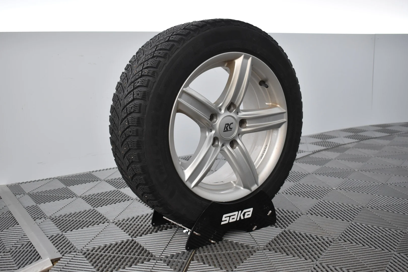 Car Image - wMKXk1NSInsy1zggXL9xr