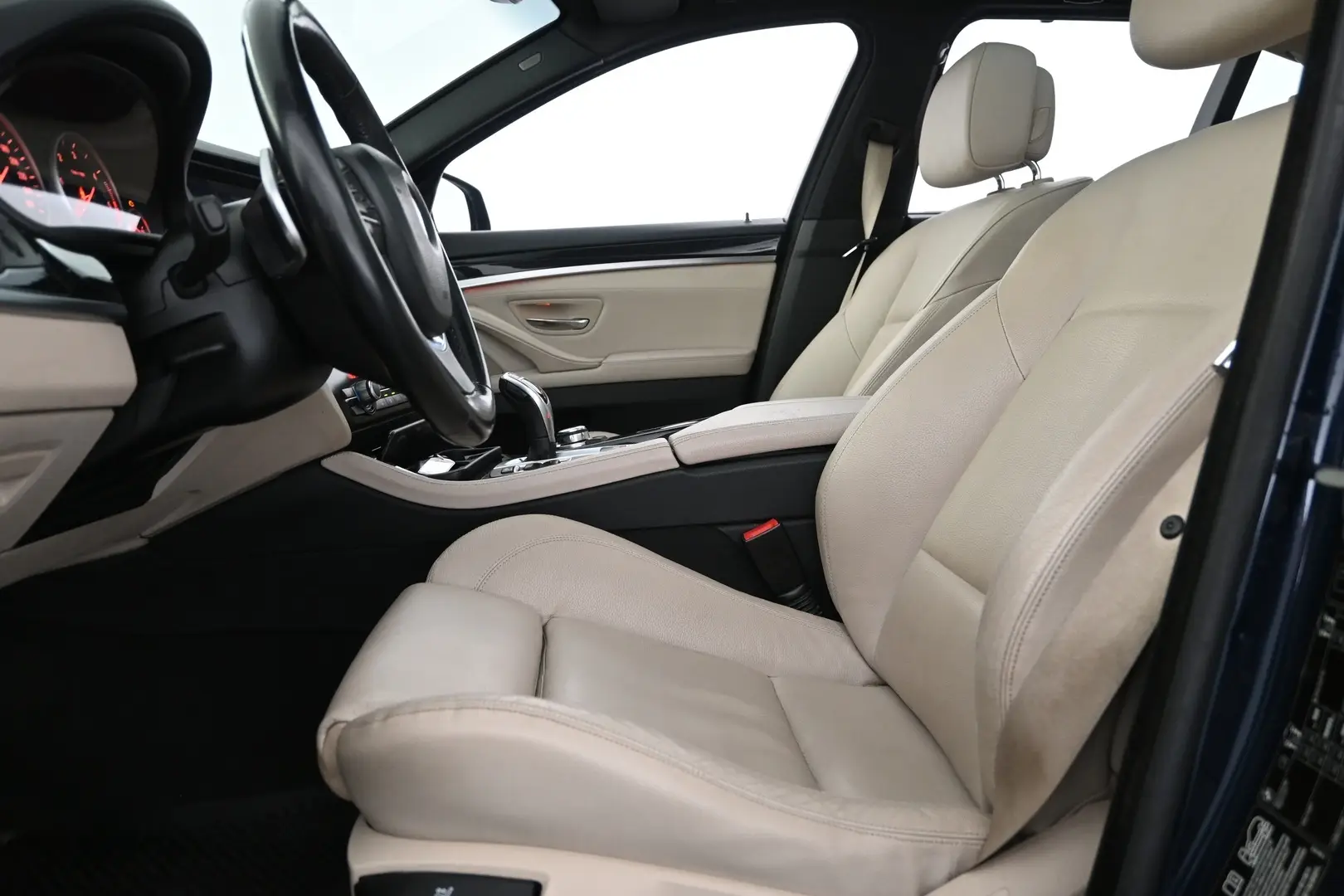 Car Image - N9YC44xhS6cgCFDvBwwuz