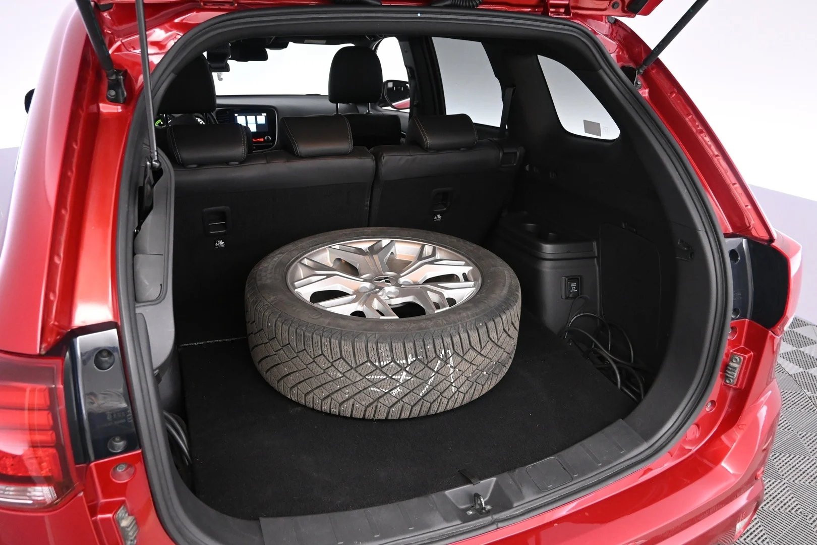 Car Image - 5ub3kLrZrip0cdv3wSxfmJ