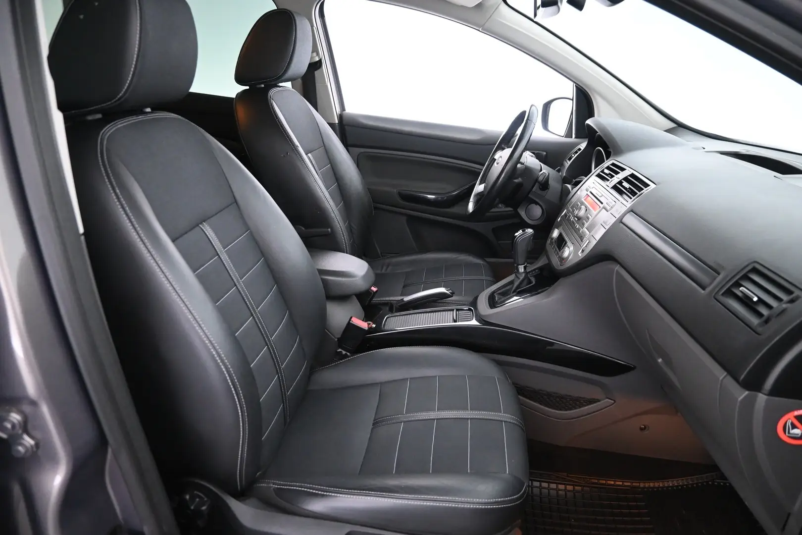 Car Image - 6bcrj3Q2vmbHK5VNgbmicu