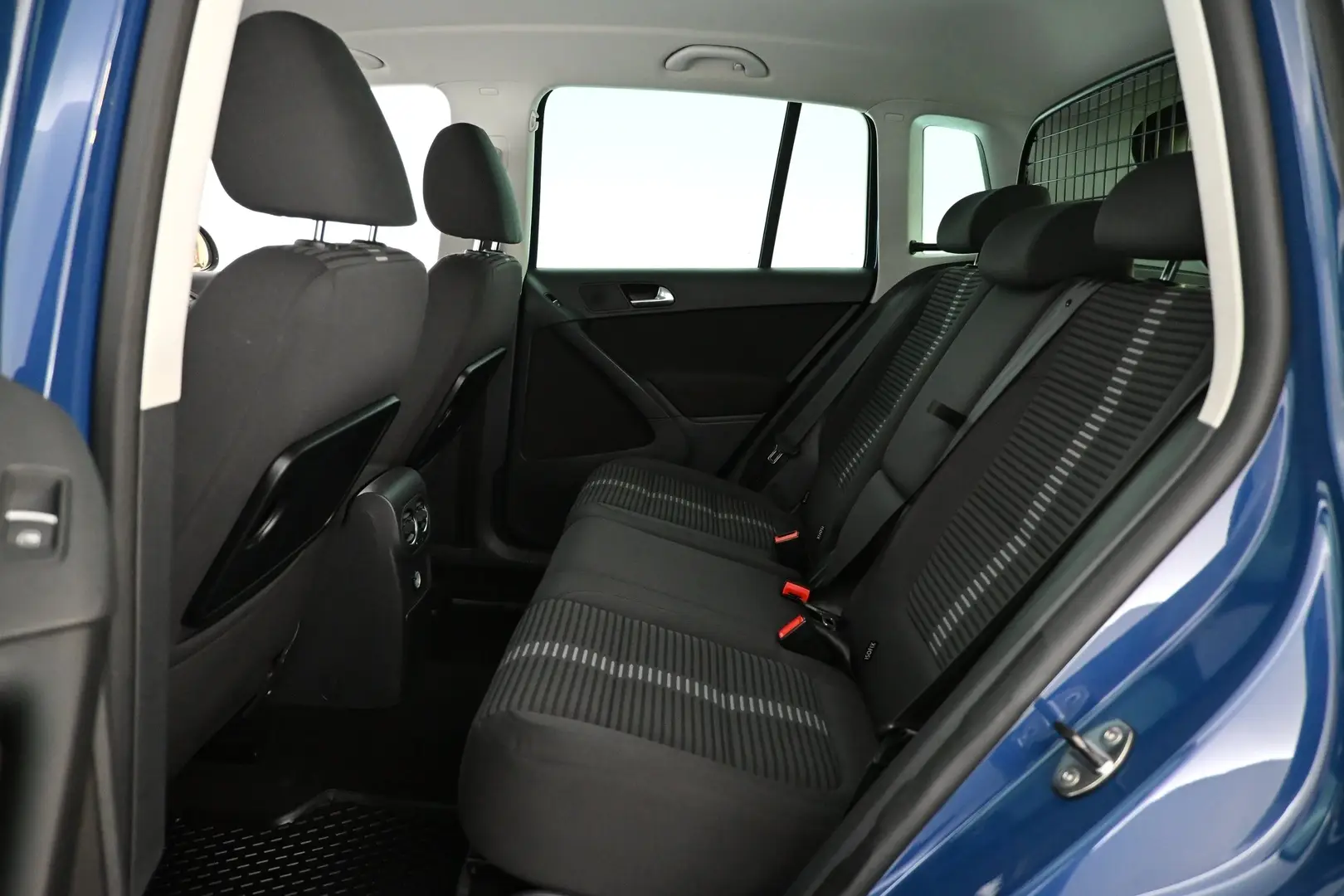 Car Image - 6TrG6ORZfoO1hi8wFGJzmf