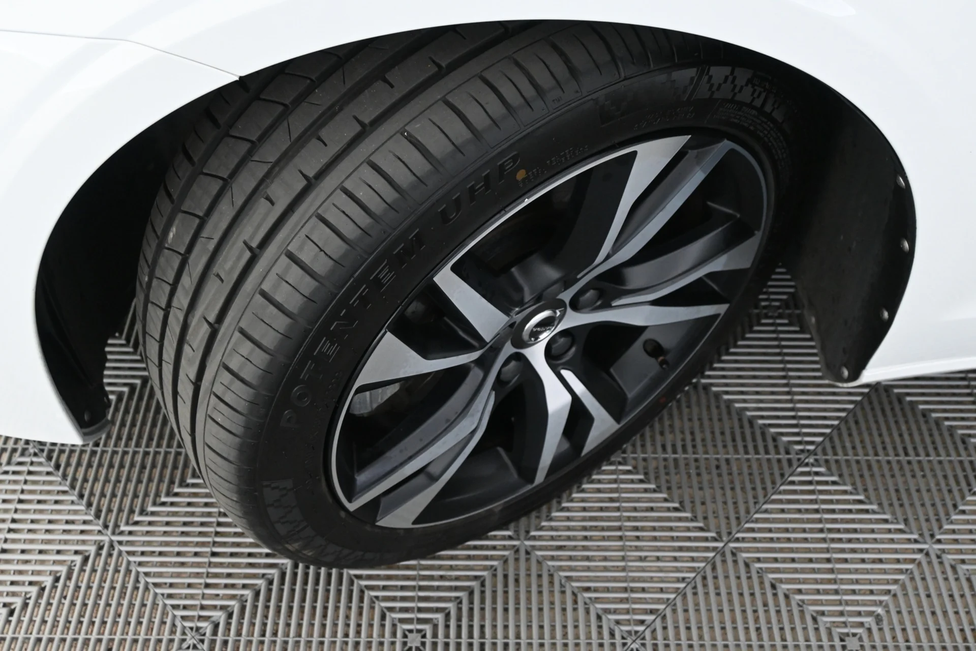 Car Image - 10Vrtq7D1rDmDQvZvlNR1A