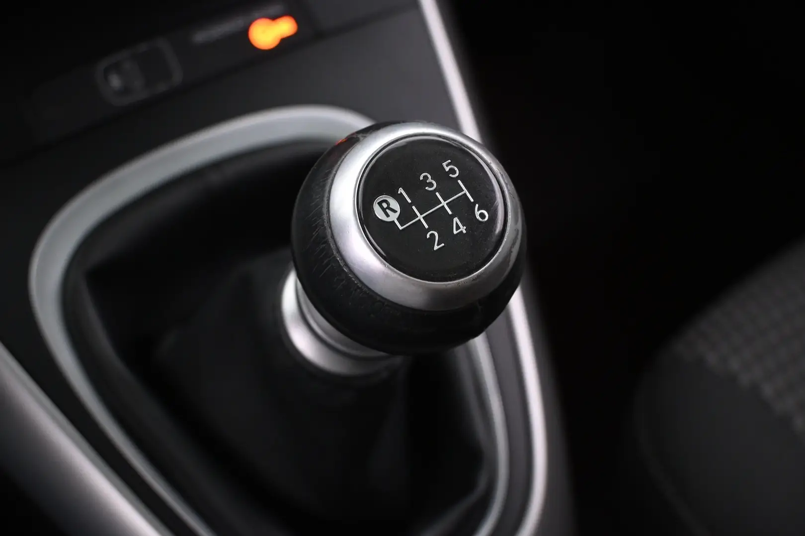 Car Image - 5Uzba2b60jzqvaQuls8FM4