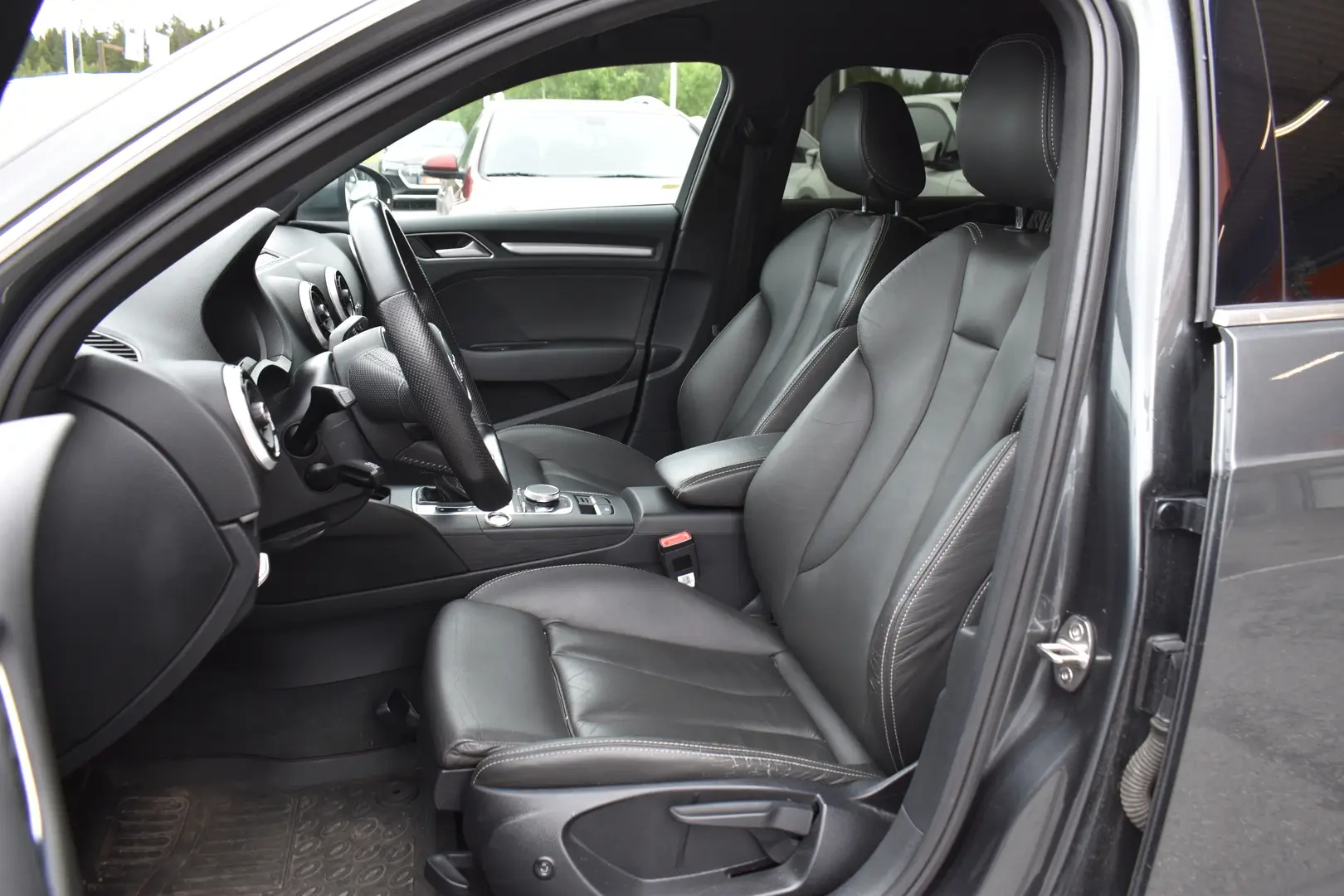 Car Image - 2HwQCJ788XY4yd5arGPzUw