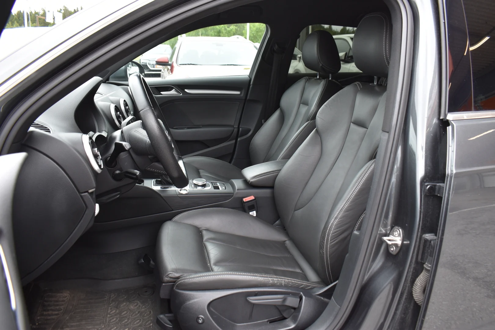 Car Image - 2HwQCJ788XY4yd5arGPzUw