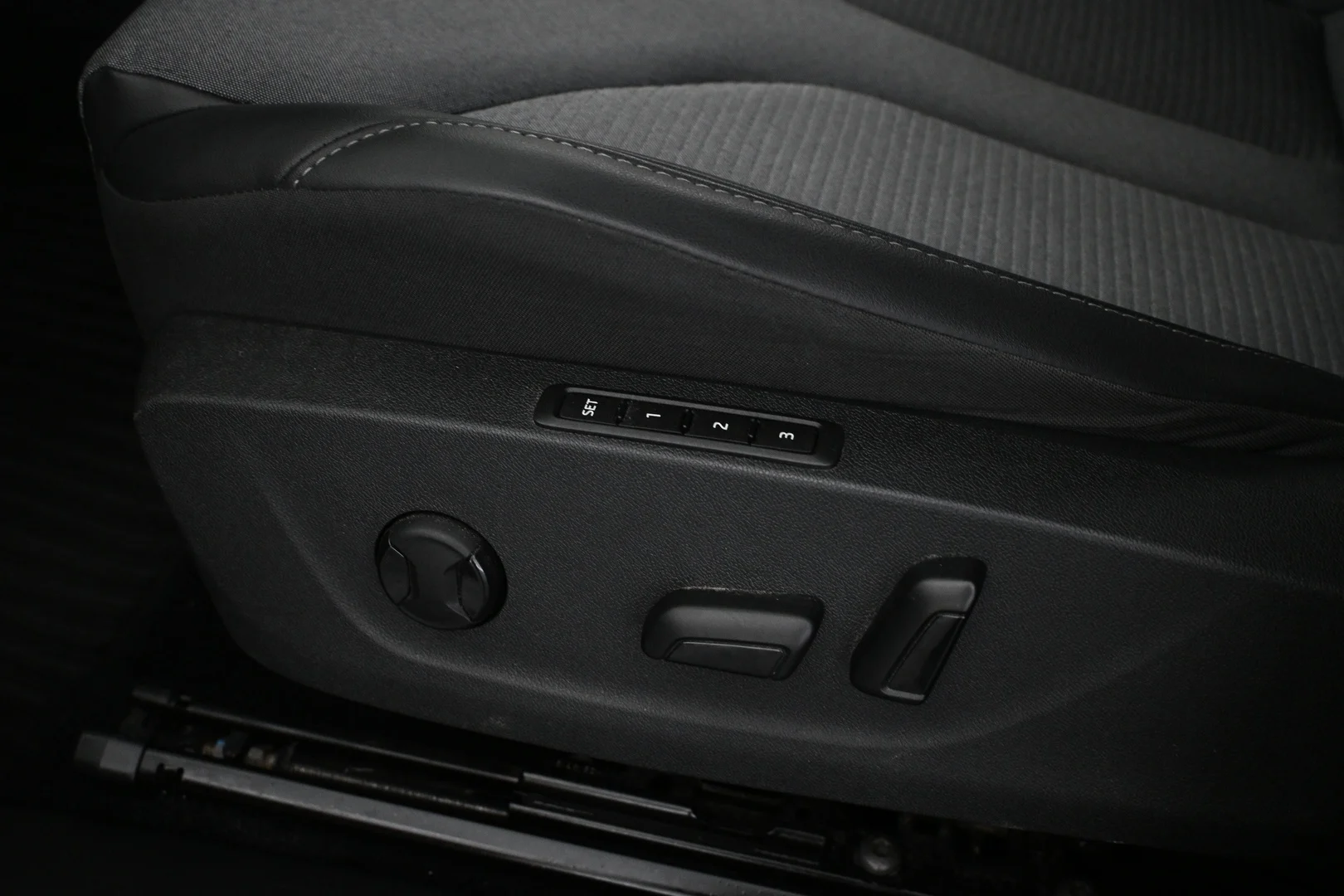 Car Image - 1PSX3bi7CgrENQ50aSfcQr