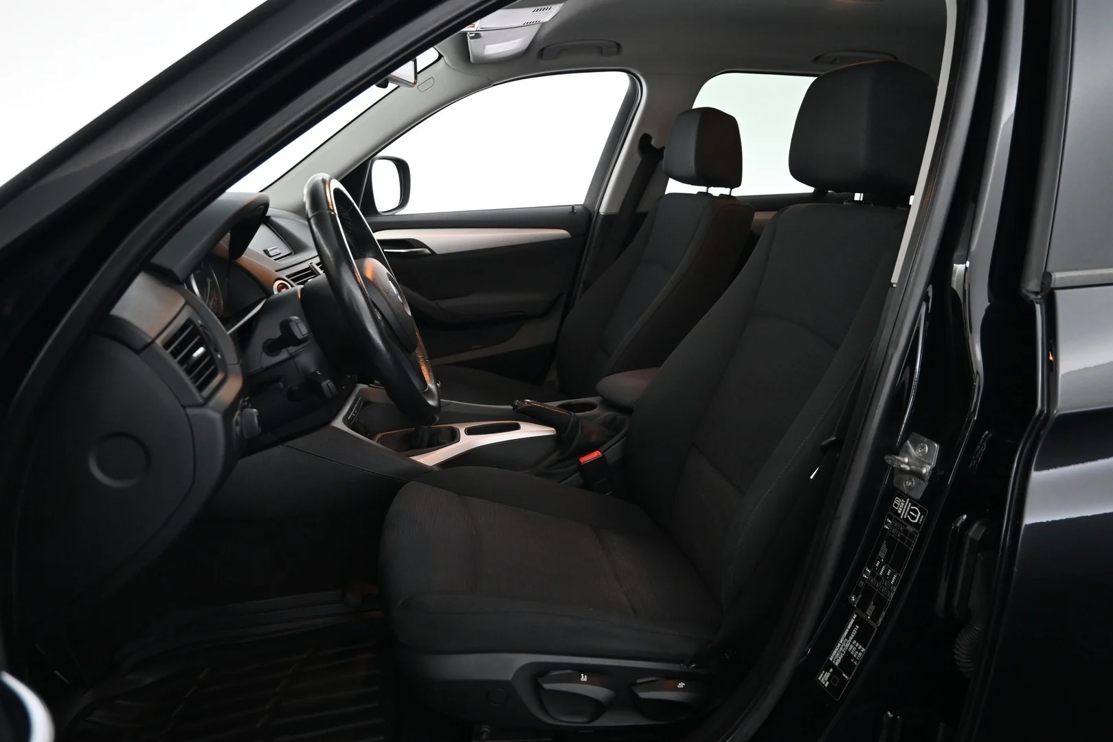 Car Image - 3ndl1inKxhZs8gyd5pNrKy