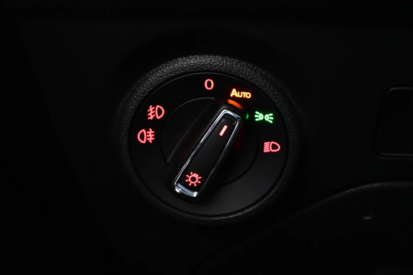 Car Image - nOls0K1jFgWiUWJqE4AH3