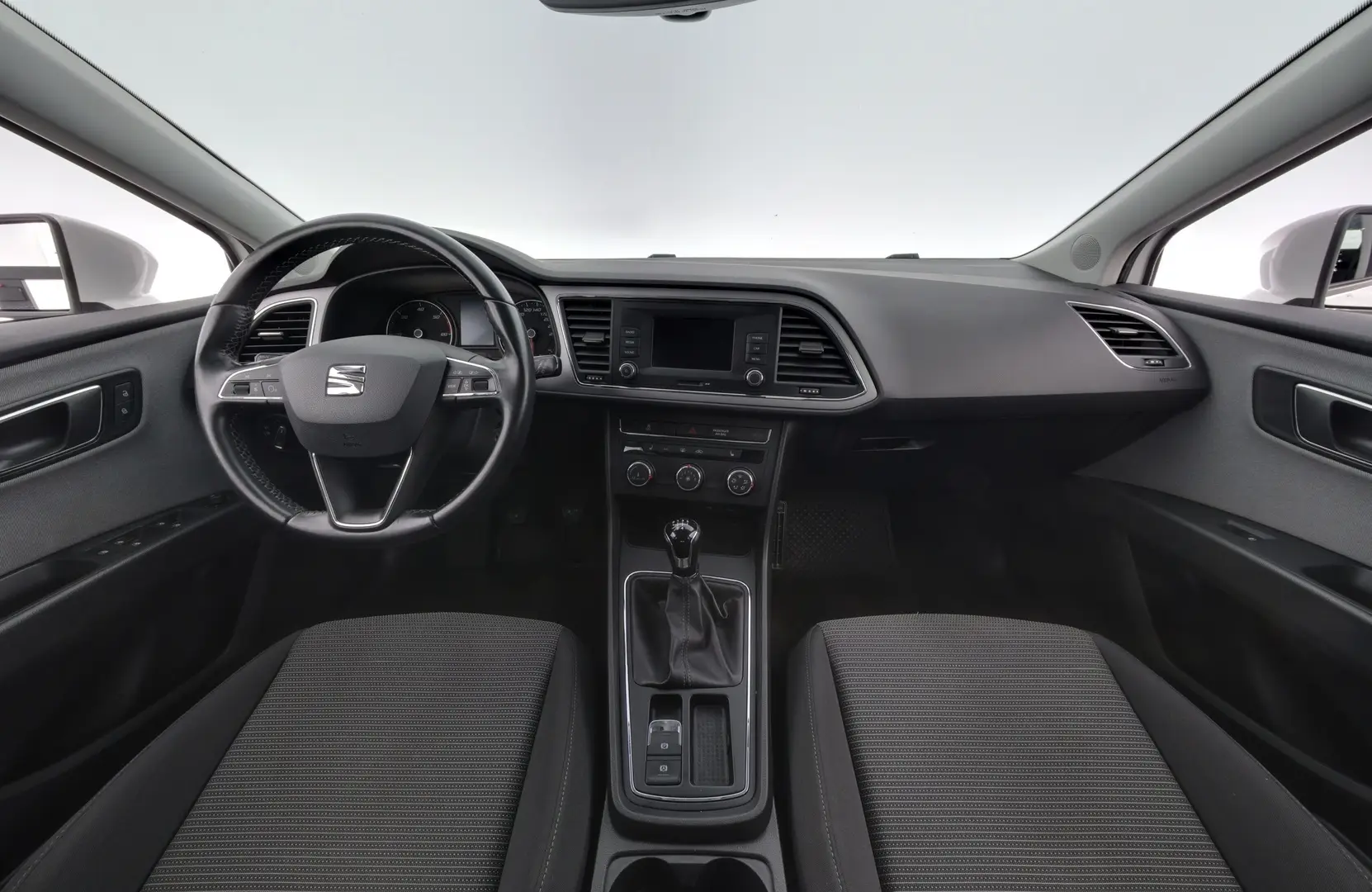 Car Image - 3LmXBJKVWY0RMYwIldJ1TZ