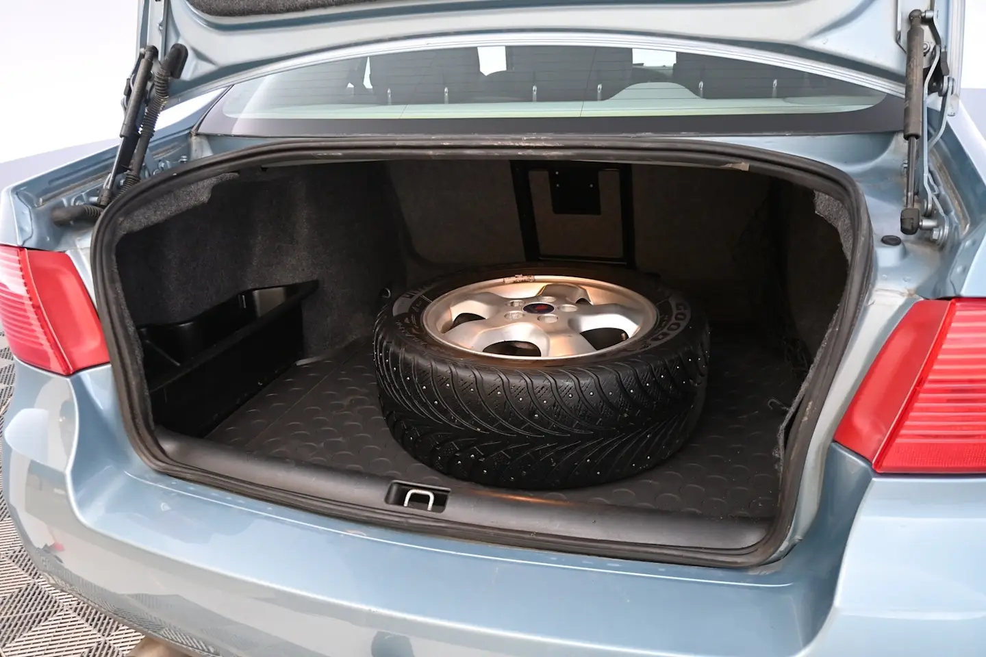 Car Image - 26FkN9ZfEhghwT4qdZYRIx