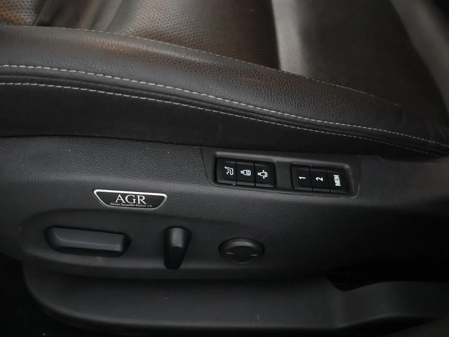 Car Image - 4e2V9XNGk8qTuFoMZzAnIM