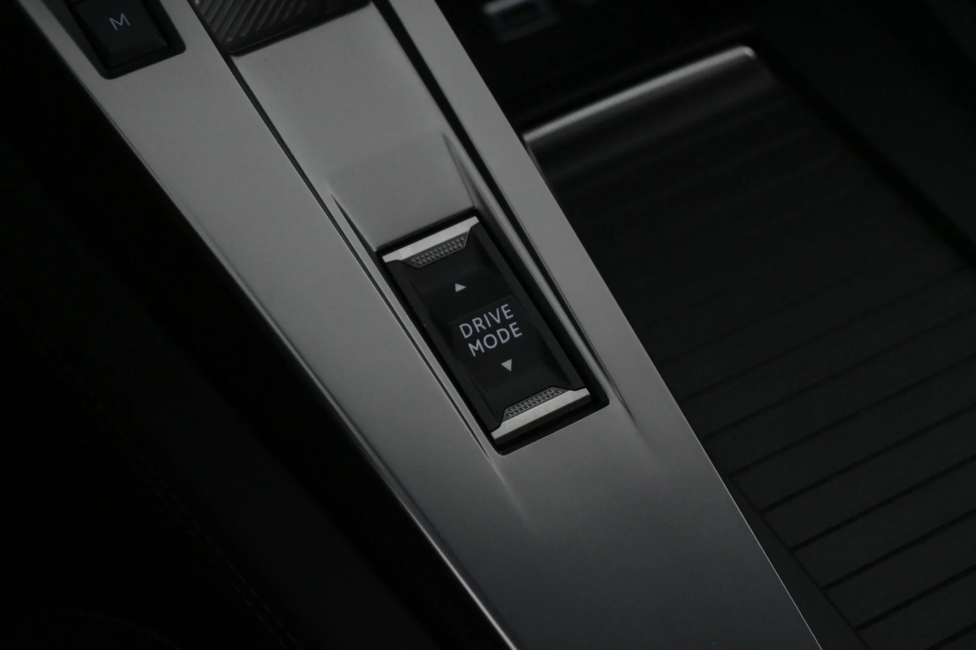 Car Image - 4JCa8KSWuYrdQiamtEX45C