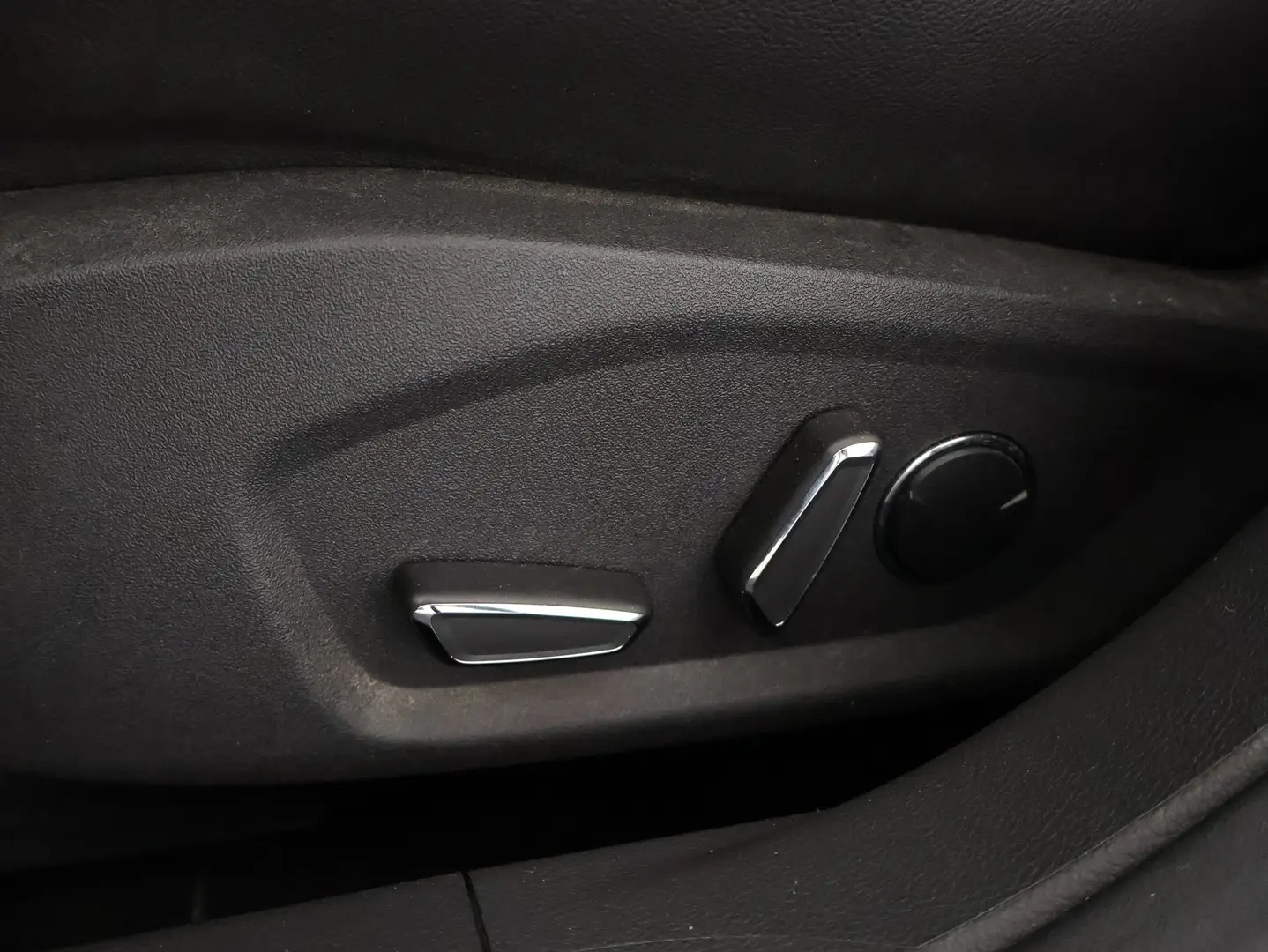 Car Image - 3v67daoaEbAz8VbwnudmME