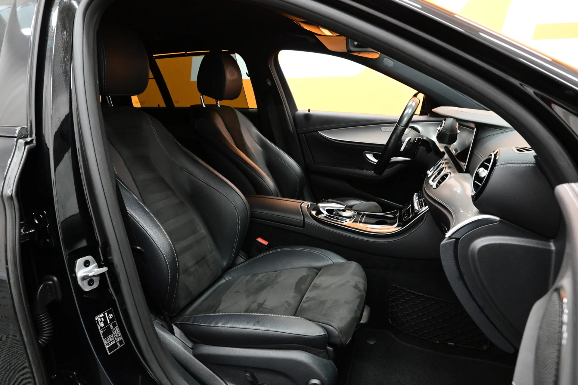 Car Image - 2OtiBVOBhxRQ6RX9oOpoTd