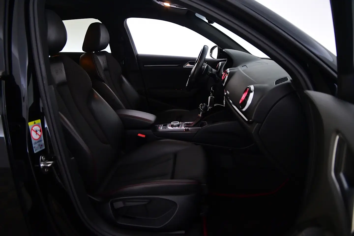 Car Image - 1YbHLCdSPqmgdphdeYn5O4