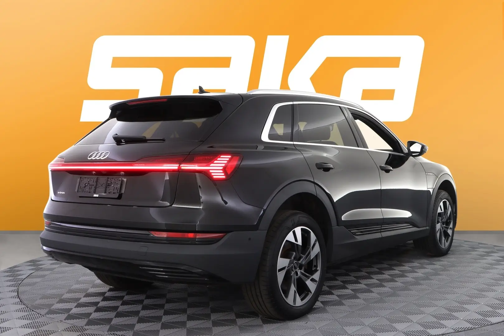 Car Image - 6wRYKQ3FzQ955qGfq9gszX