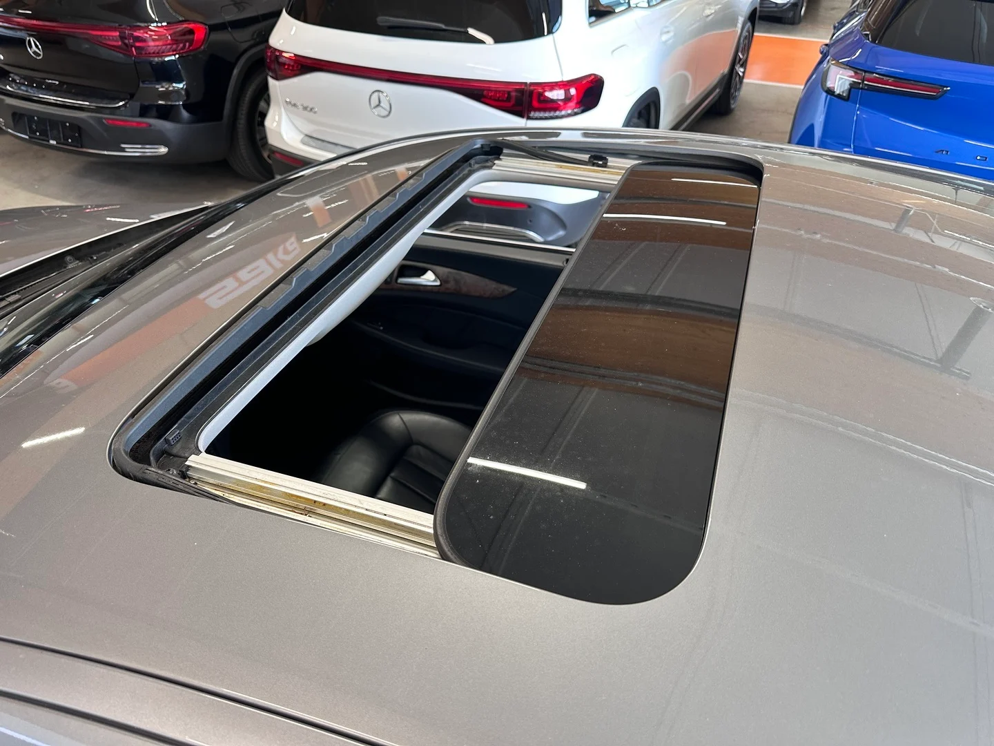 Car Image - 39i8bmfpGG72rltwjyVeV7