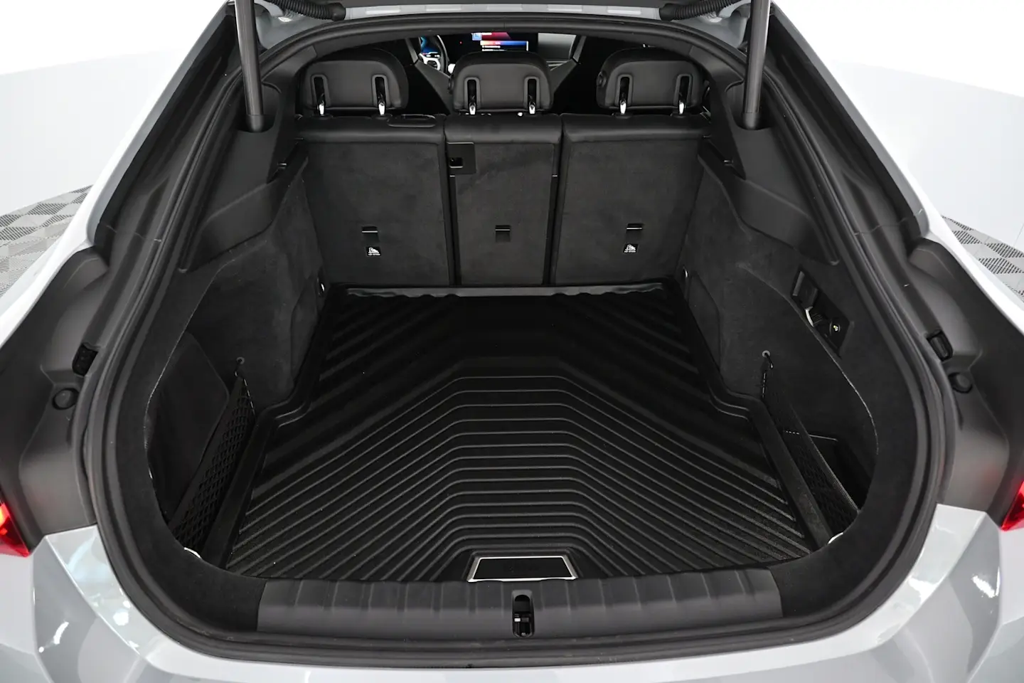 Car Image - 3Zj8ESdspdmZXigfh9jwTE