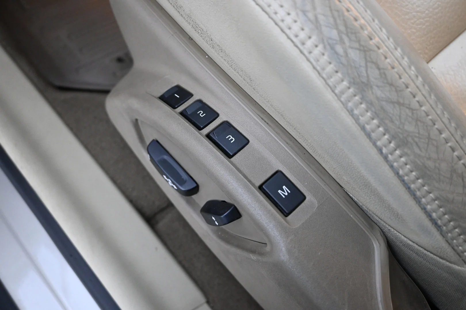 Car Image - 4IT9sEp8cEHjXu0O9qbwHK