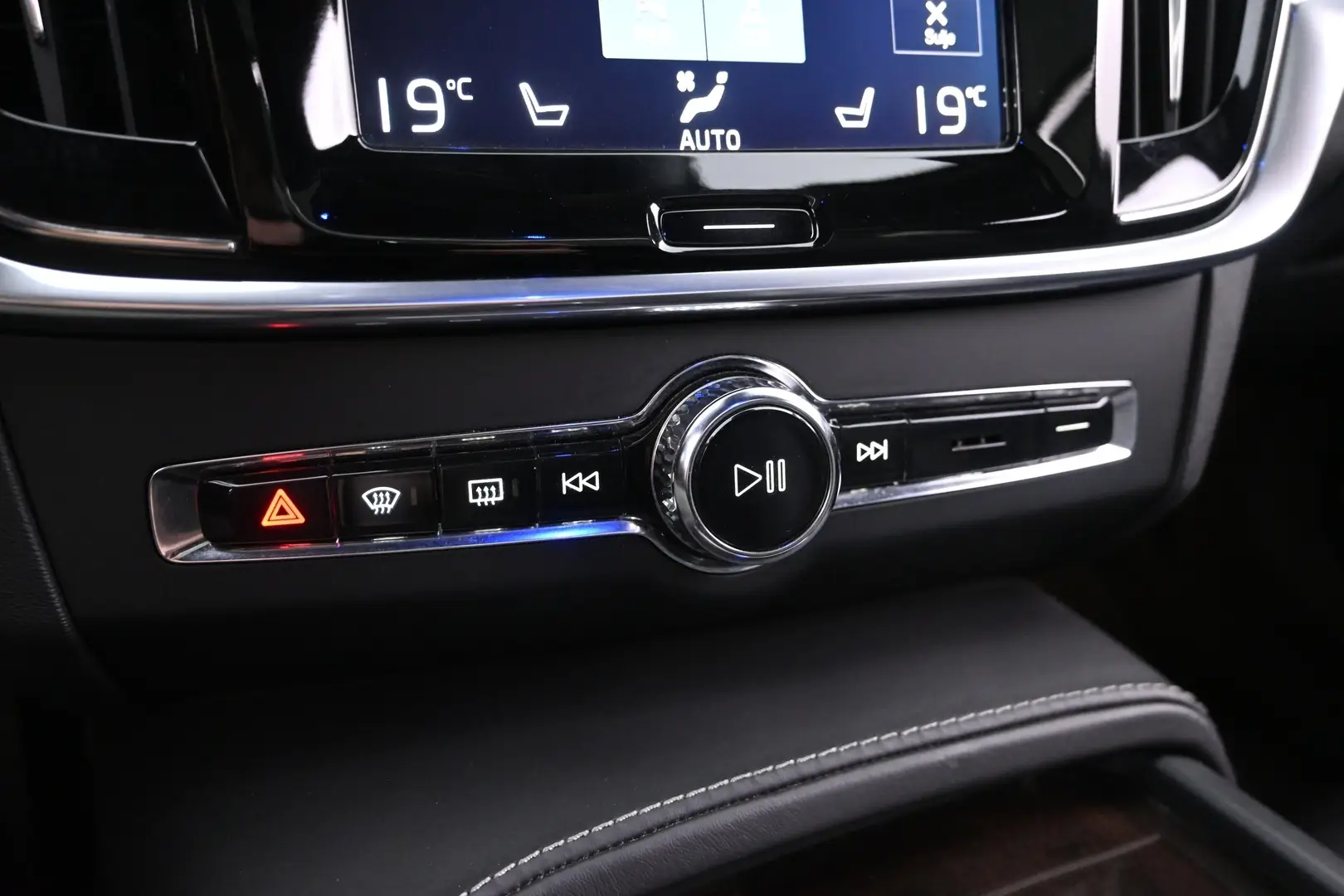 Car Image - 3fY7gm4w2WFcDjXAzPETkJ