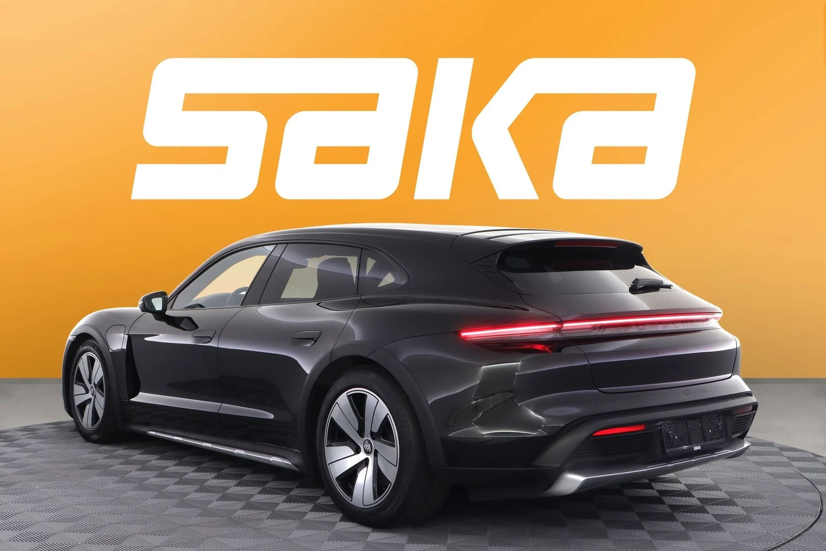 Car Image - 1ts2EMq7QdryiM9IJp1B7Q