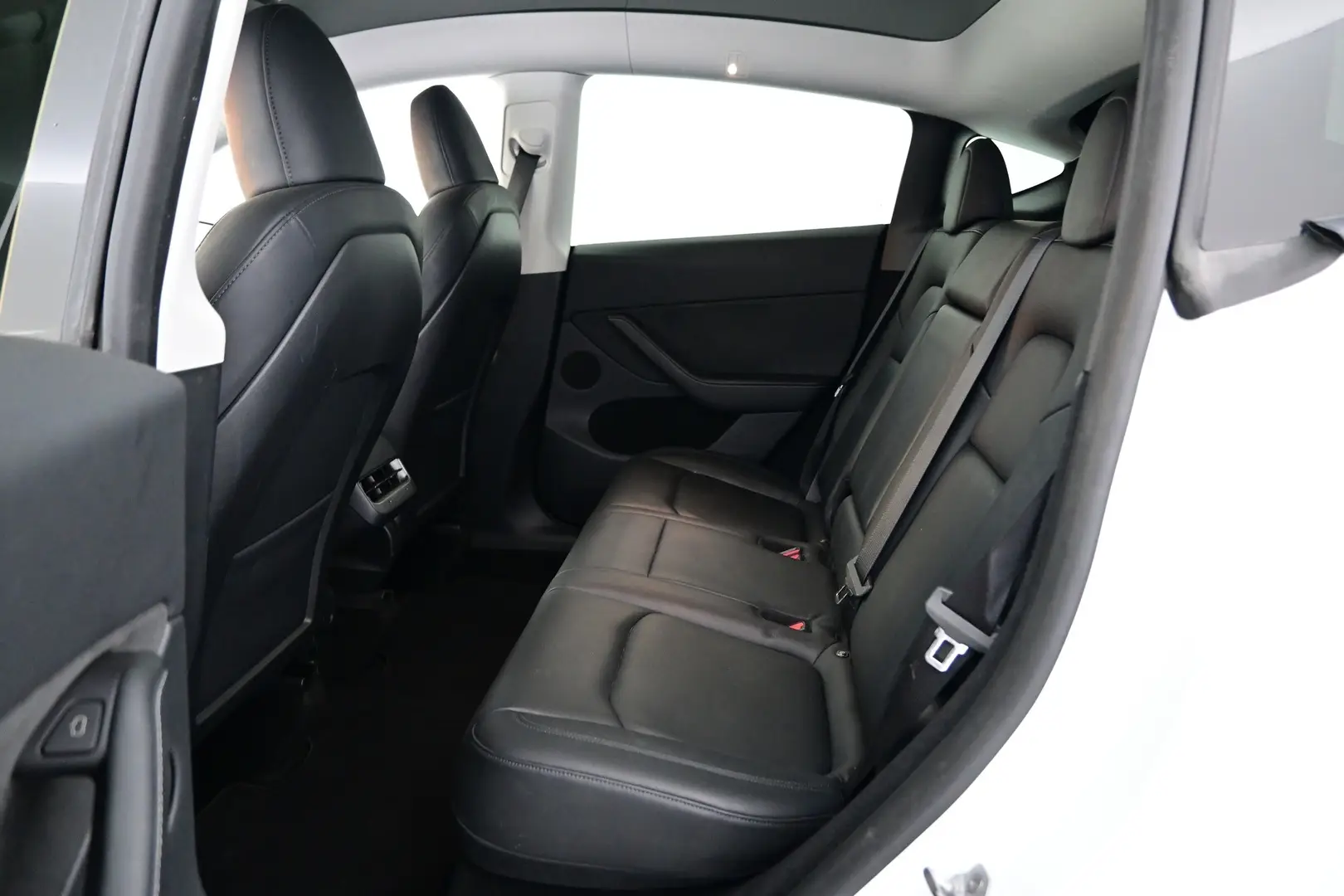 Car Image - 1zcMEO5ayBvrl3lzVSwXxY