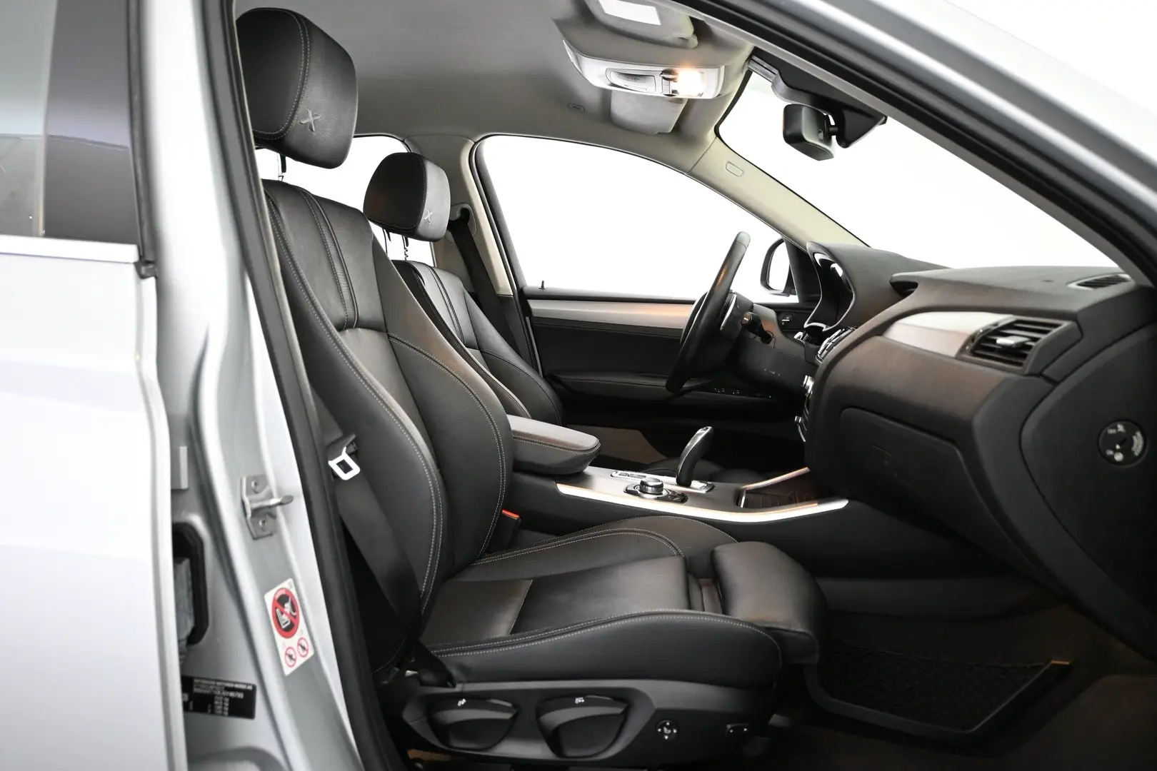 Car Image - 3ahpQxfOFdbhX95Ob9S3PH