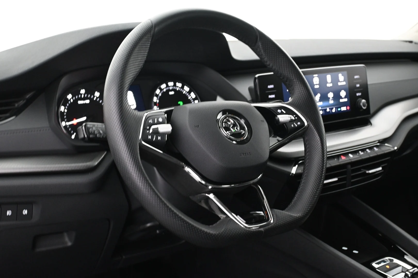Car Image - 58dd5GP6ja3MqoqdpIEreW