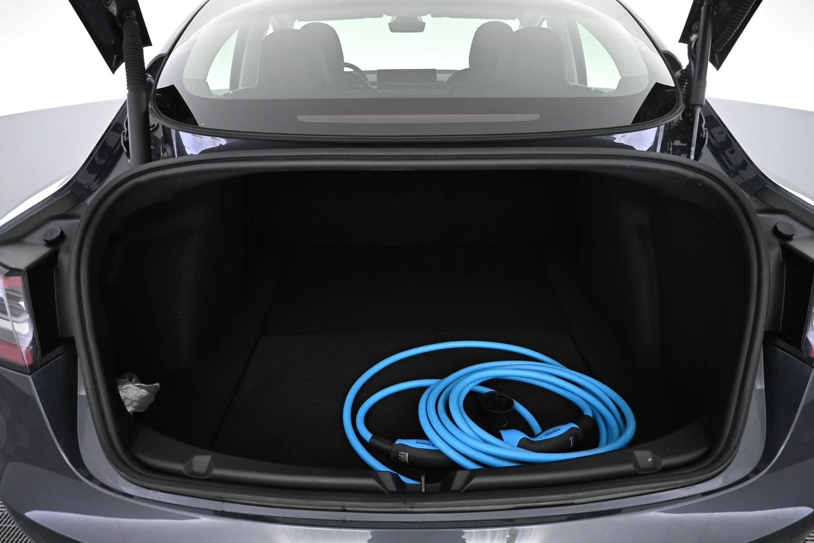 Car Image - KFm5cx3R4Zm6Whj5Lwo5G