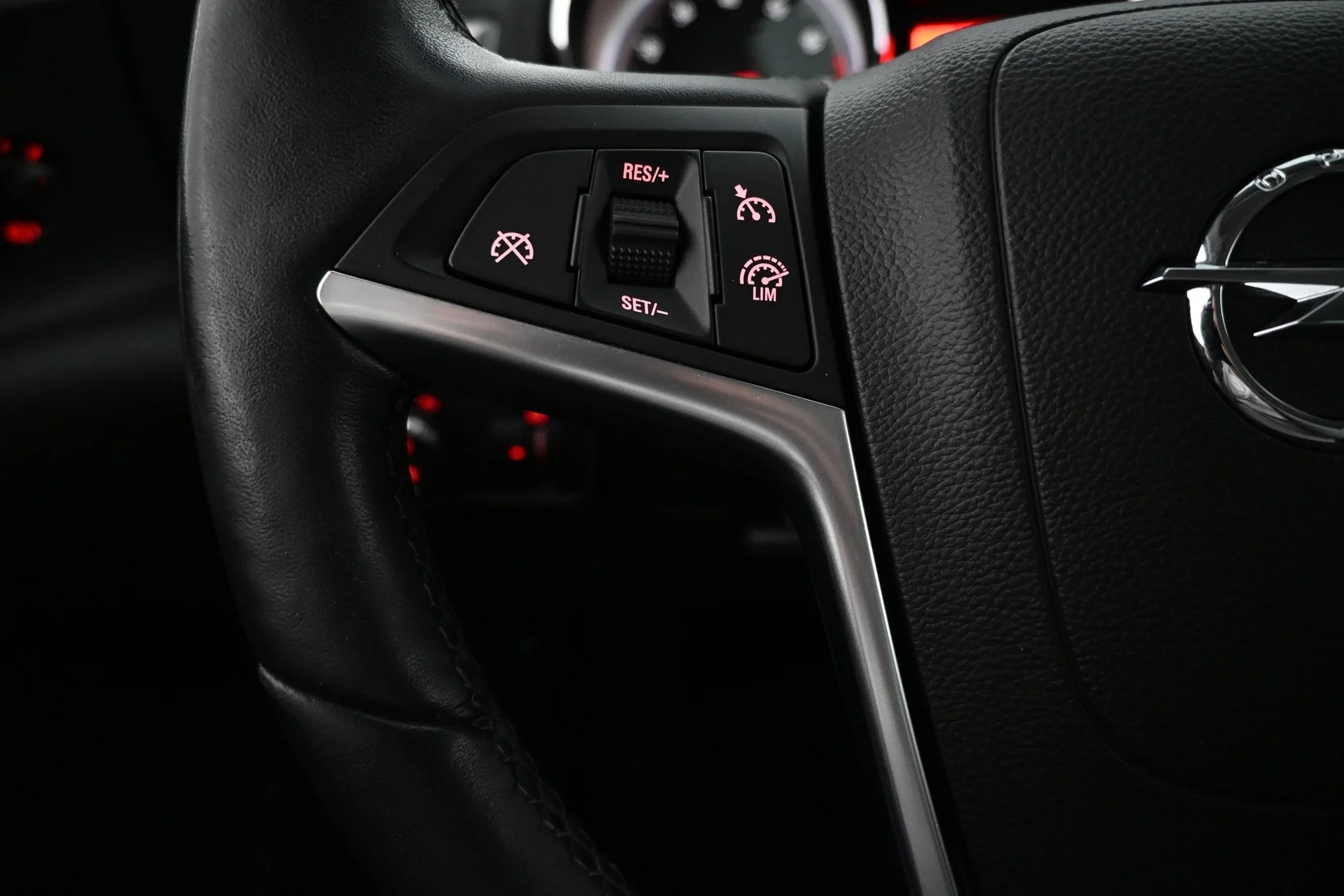 Car Image - 5xdmRkKLA9dbAikHqPrKDd