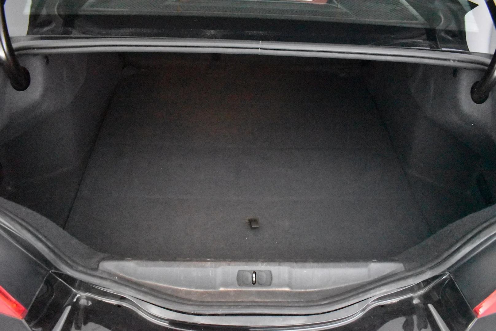 Car Image - 2tmDGw8IKdlUXYlR9Njoeo