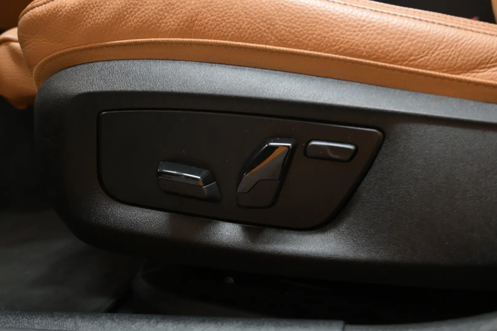 Car Image - 2pvAPFogXsZDI9NkGAfZKG