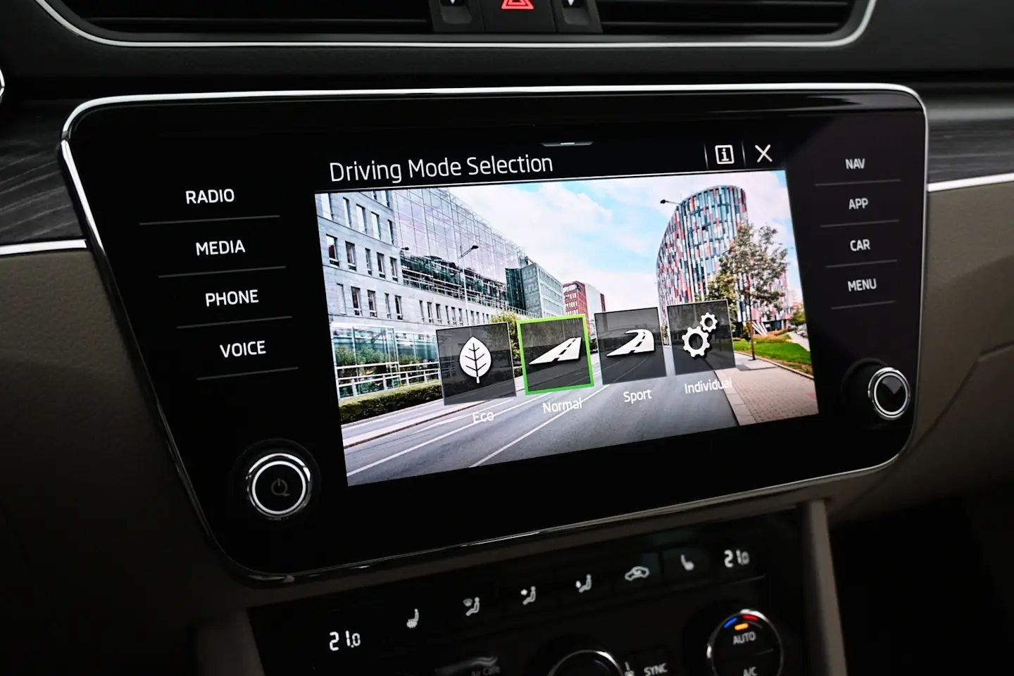 Car Image - 2sfBEFXzBDiBLKB4q5M40j