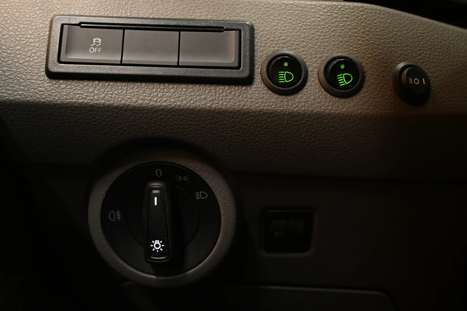 Car Image - 3K0aMaEHwAy1EC8JguP5FR