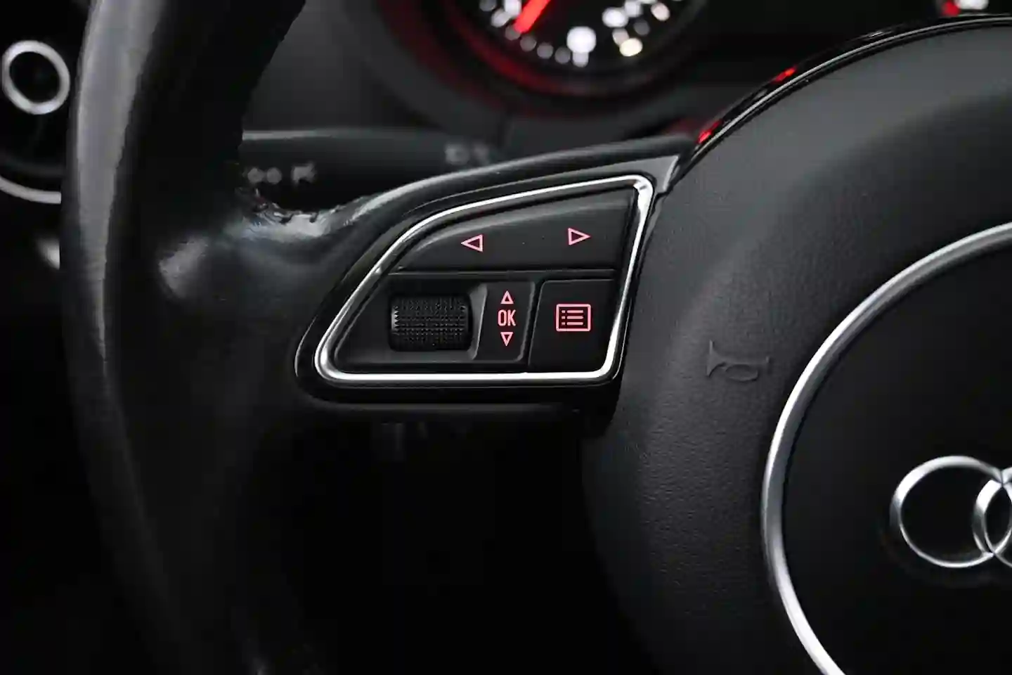 Car Image - 3V7yQg04JahpblBfgHqd2J