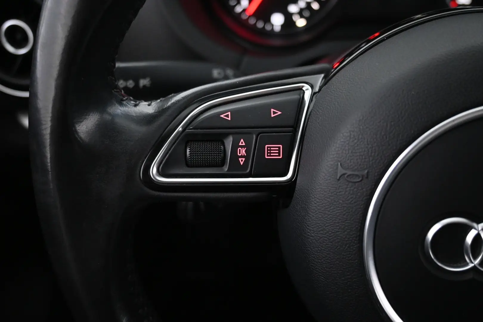 Car Image - 3V7yQg04JahpblBfgHqd2J