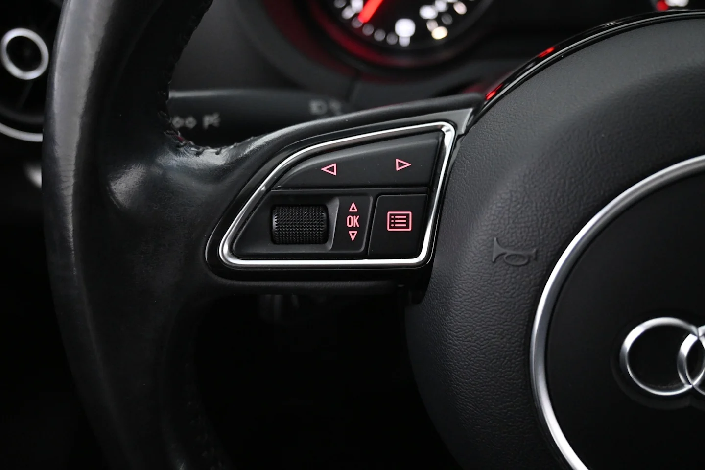 Car Image - 3V7yQg04JahpblBfgHqd2J