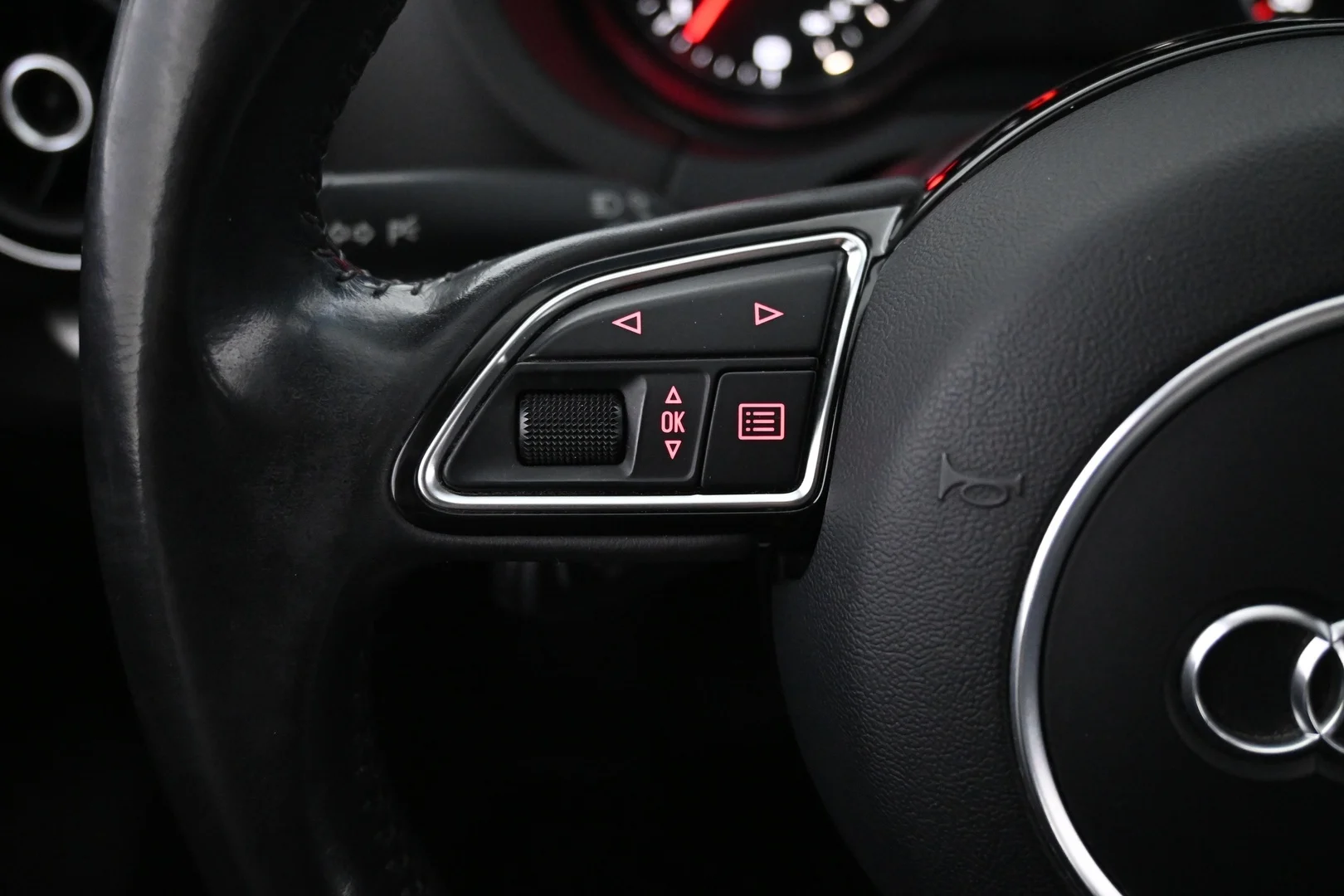 Car Image - 3V7yQg04JahpblBfgHqd2J