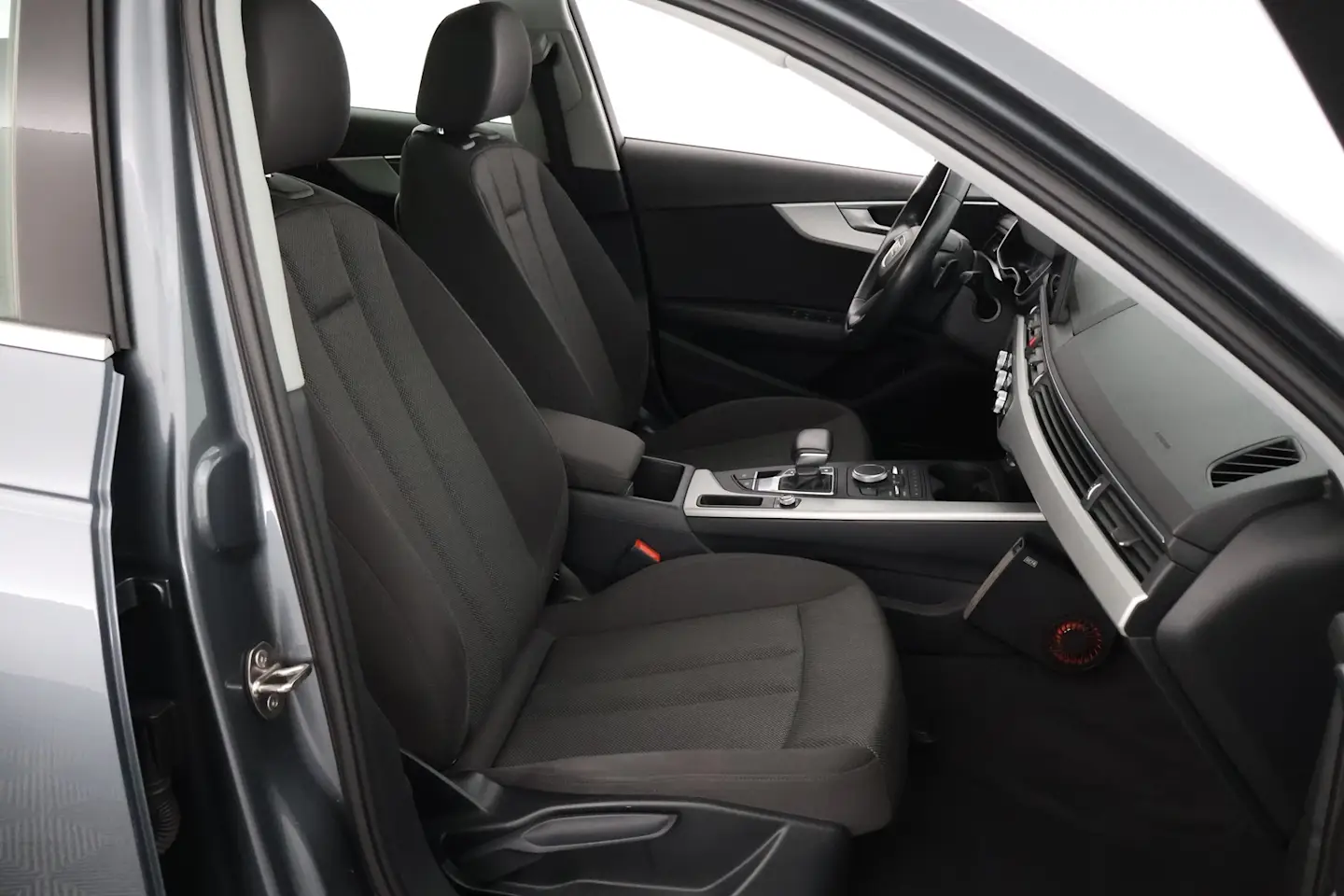 Car Image - AMRO3LDriiJpxgAlJ9ZHt