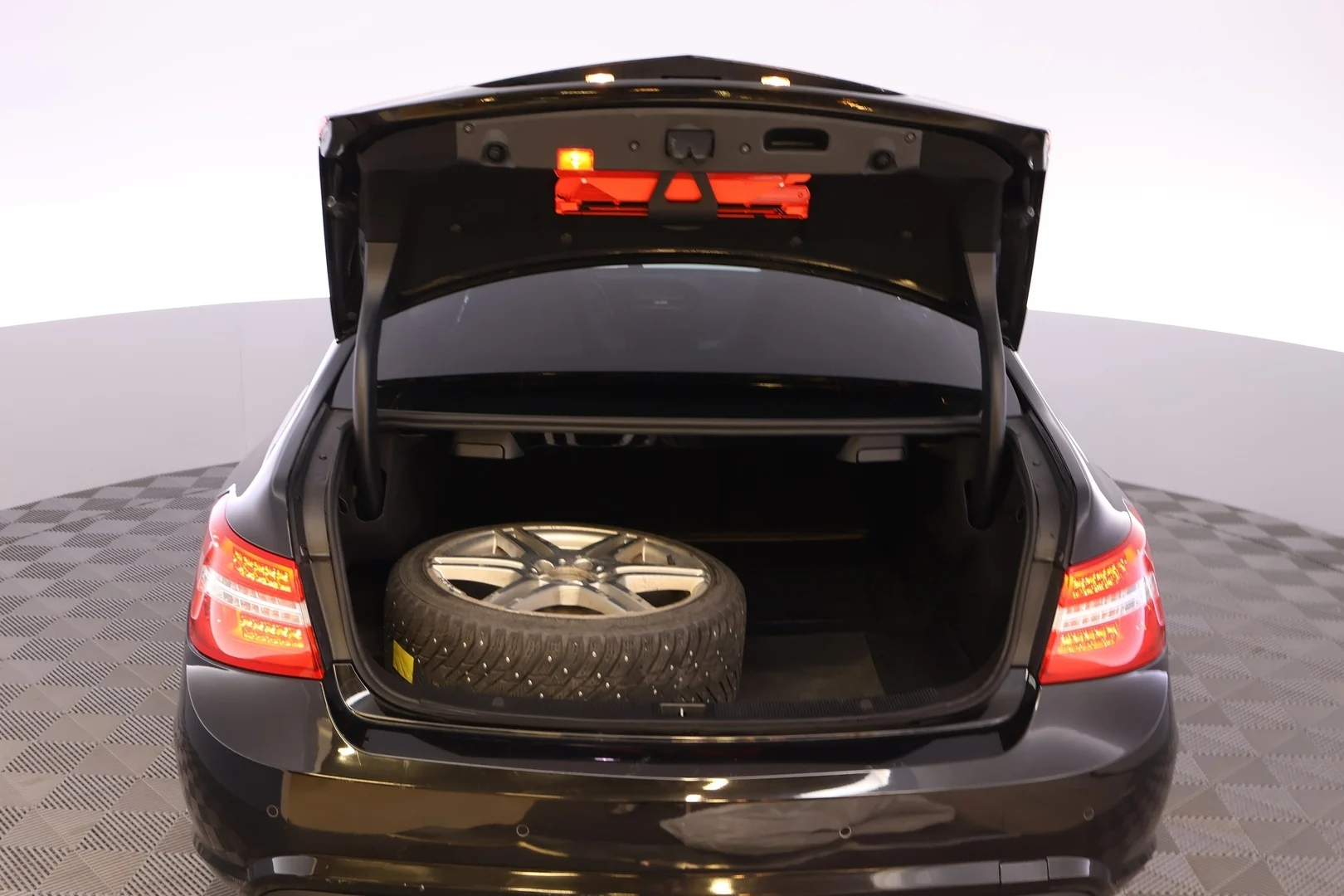 Car Image - 2o3m280HEmD4iZ9e4Q8fSf