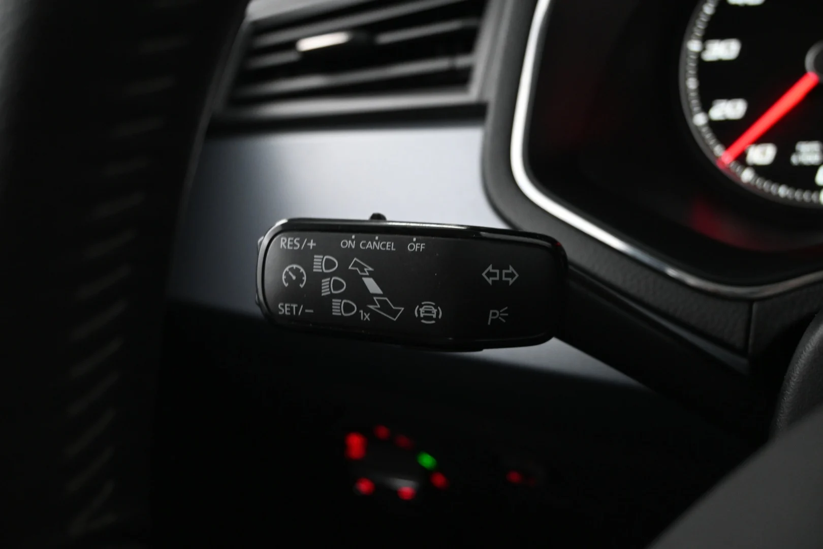 Car Image - 6IAmZ5VfryEH5vVhA40npy