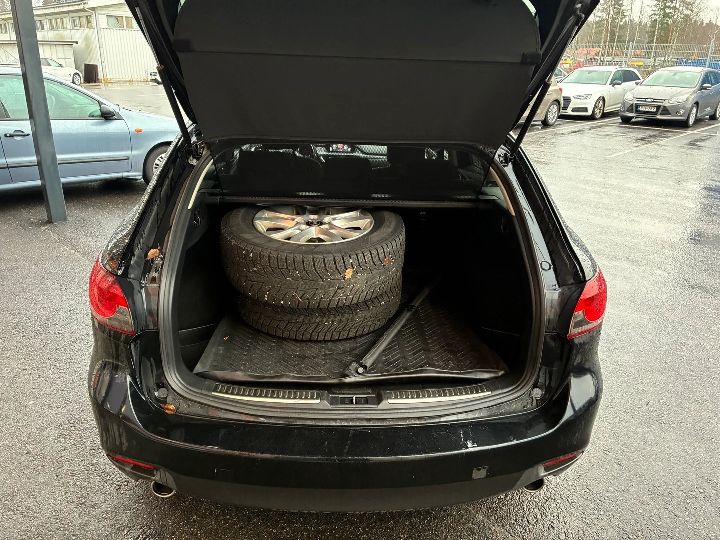 Car Image - 1QKH5SEw0i70pg6DaOl14H