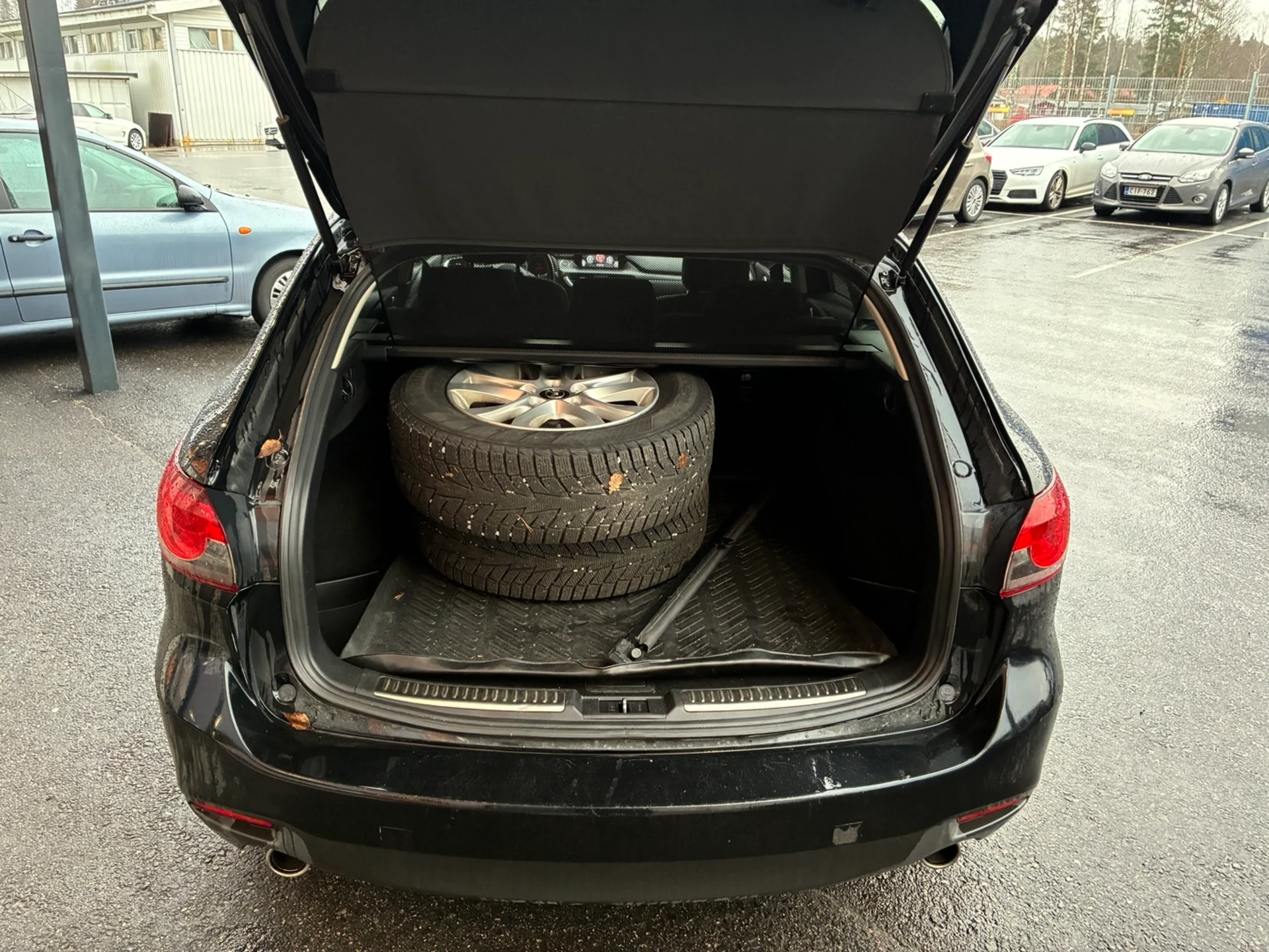 Car Image - 1QKH5SEw0i70pg6DaOl14H