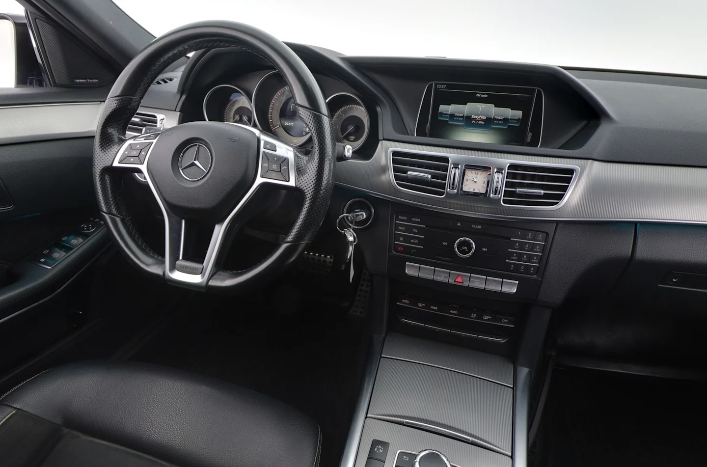 Car Image - 7bXLO9KgWYzr4WUhhiKOf9
