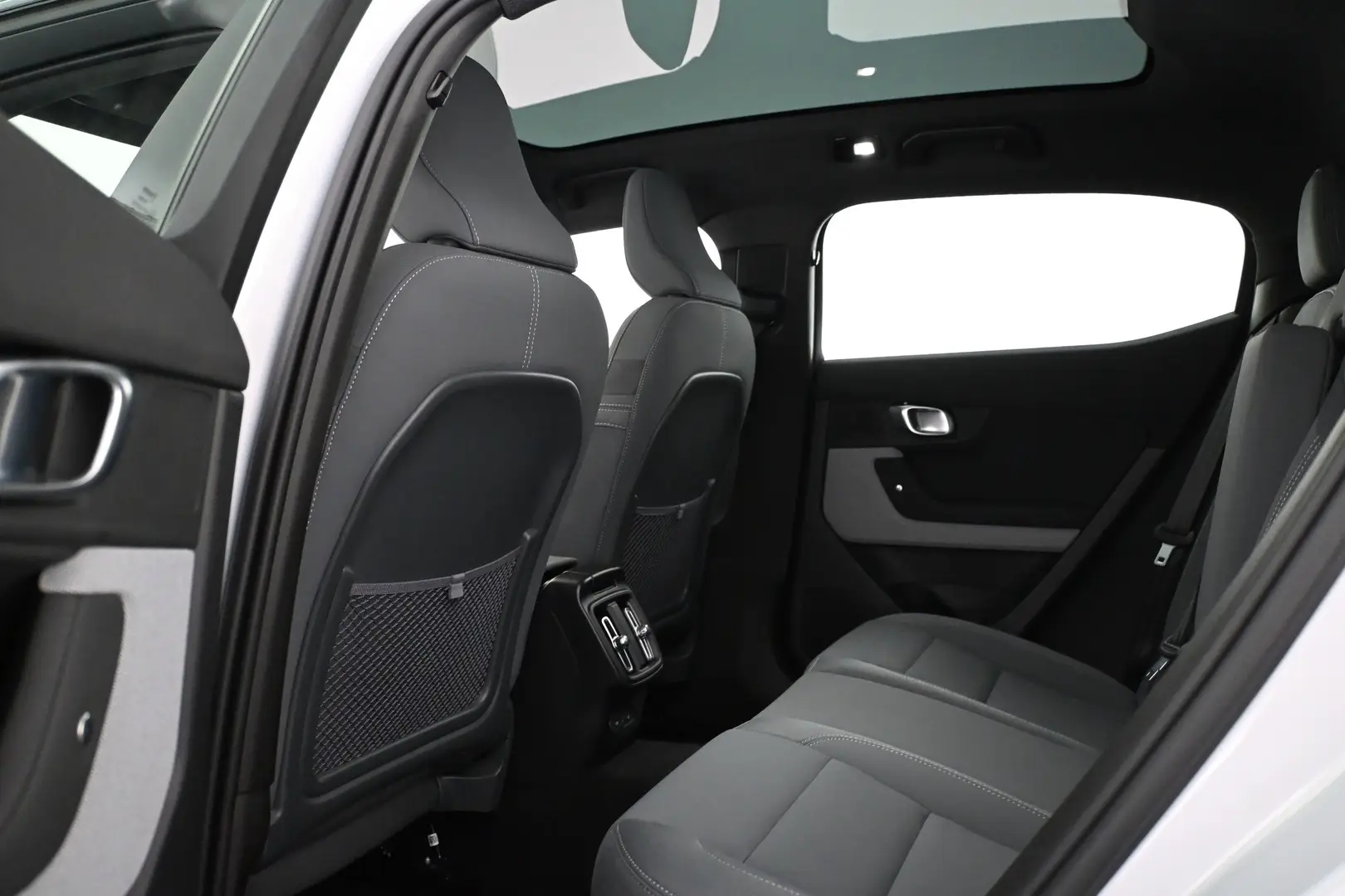 Car Image - 1F7BIIPDEyoNdLXF9jRNre
